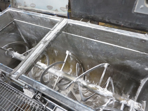 concrete-show-blending inside a blender at grotech